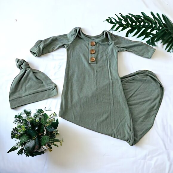 Caden Lane Other - Caden Lane Green Bamboo Gown + Hat